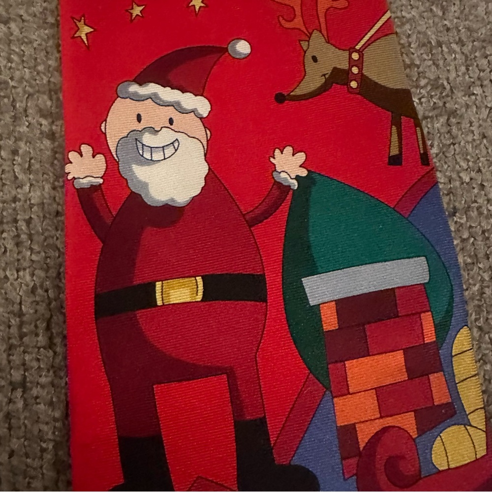 Save The Children Collection 100% Silk Santa Christmas Red Green Neck Tie
